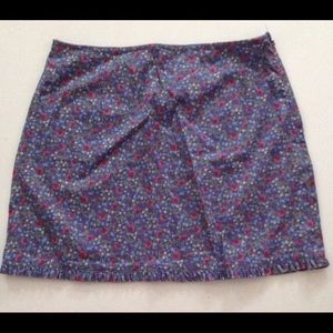 Floral Mini Skirt with ruffle hem. Size 3/4